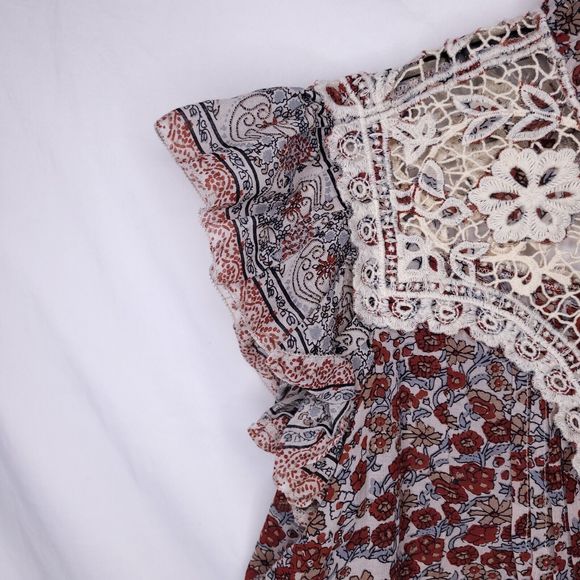 Othilia Anthropologie Malia Blouse Womens Medium Red Floral Lace Boho Peasant - Picture 3 of 11